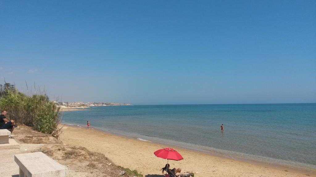 Case Nausica Marina di Ragusa Exteriör bild