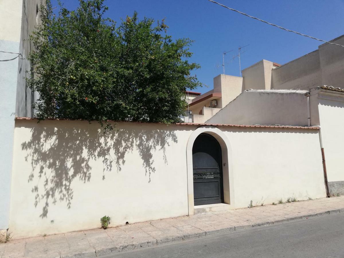 Case Nausica Marina di Ragusa Exteriör bild